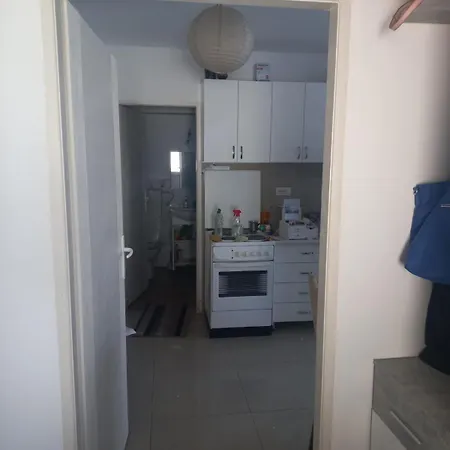 Apartment Stan, Ledine